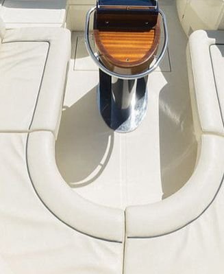 Estofos de barco em pele branca