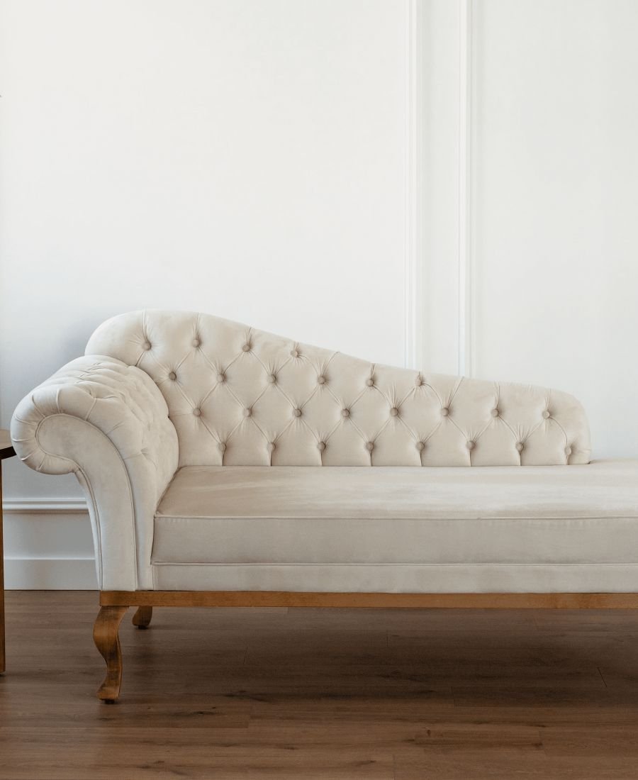 Chaise longue clássica capitonê